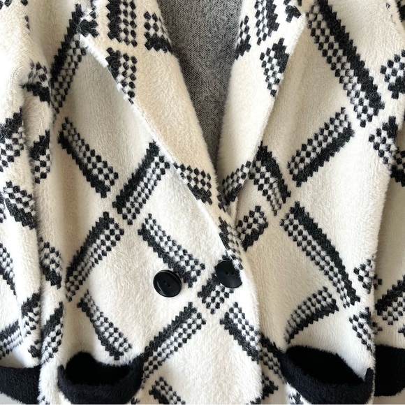 Joseph Ribkoff Black/White Patterned Long Coat-Faux Fur Look & Feel-M-Classic - Picture 3 of 10
